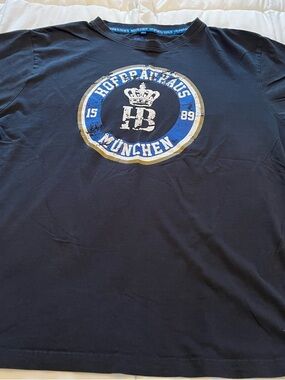 Men’s extra Large Hofbräuhaus München Germany beer Navy Blue & White t shirt